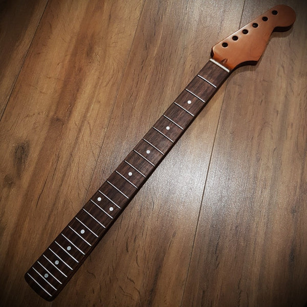 Manche Stratocaster® érable rôti  SATIN rosewood   SRR3